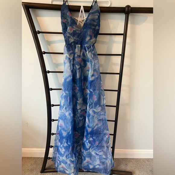 Lulus Dresses & Skirts - New with tags. Lulus foral print blue organza dress.